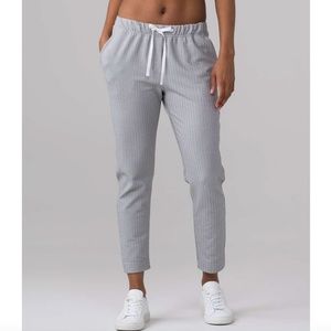 LULULEMON | Jet Crop Pant (Slim) (Luon 19") (size 4)